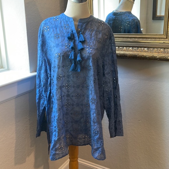 Johnny Was Vidya Ultramarine Blue Eyelet Blouse Tunic Large NWT Pristine - Picture 4 of 6